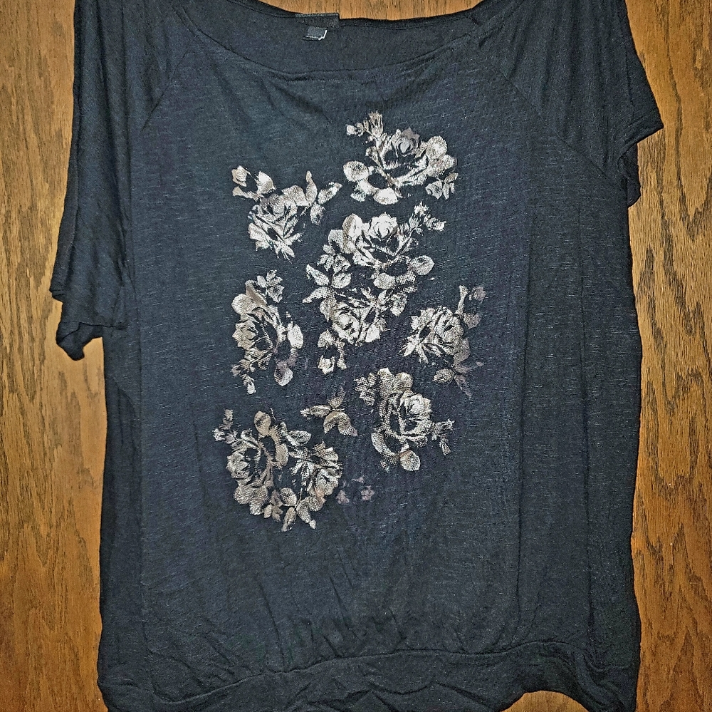 Torrid Black Rose Off Soulder Top Size 4